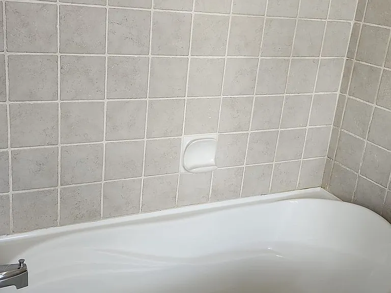 22 Omega Sq S — Photo 10