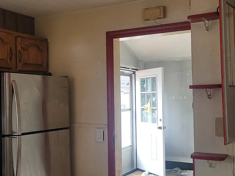 76 Grant St — Photo 5