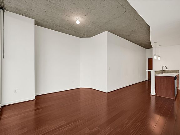 4th image of 5925 Almeda Rd Unit 11508