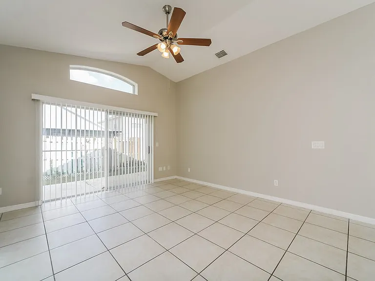 3235 Brewster Dr — Photo 5