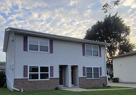 2 bed, 1.5 bath, 1036 sqft, $1,650 — Photo 1