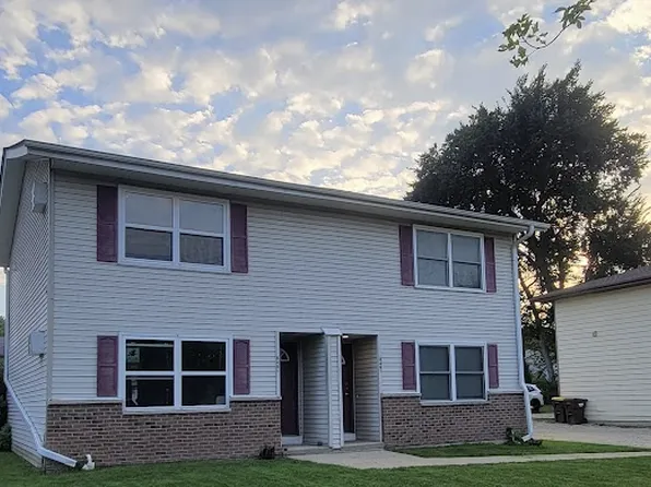 849 Washington St #B, Woodstock, IL 60098