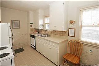 5th image of 2721 Lorraine Ave