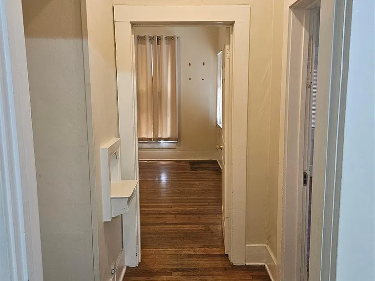 704 W 22nd St #A — Photo 8
