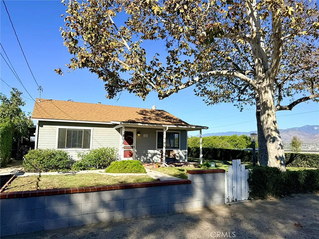 3 bed, 1.5 bath, 1269 sqft, $2,895 — Photo 3