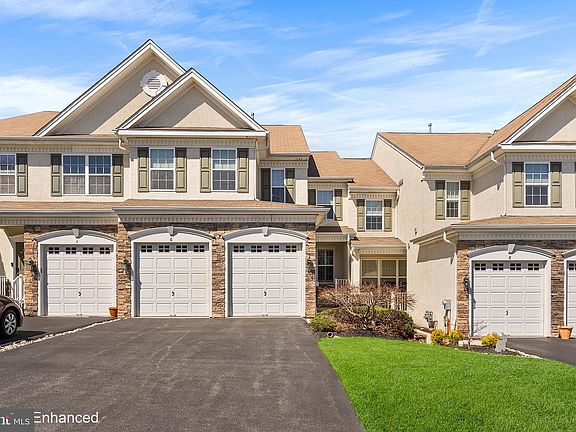 3rd image of 6 Wharton Dr