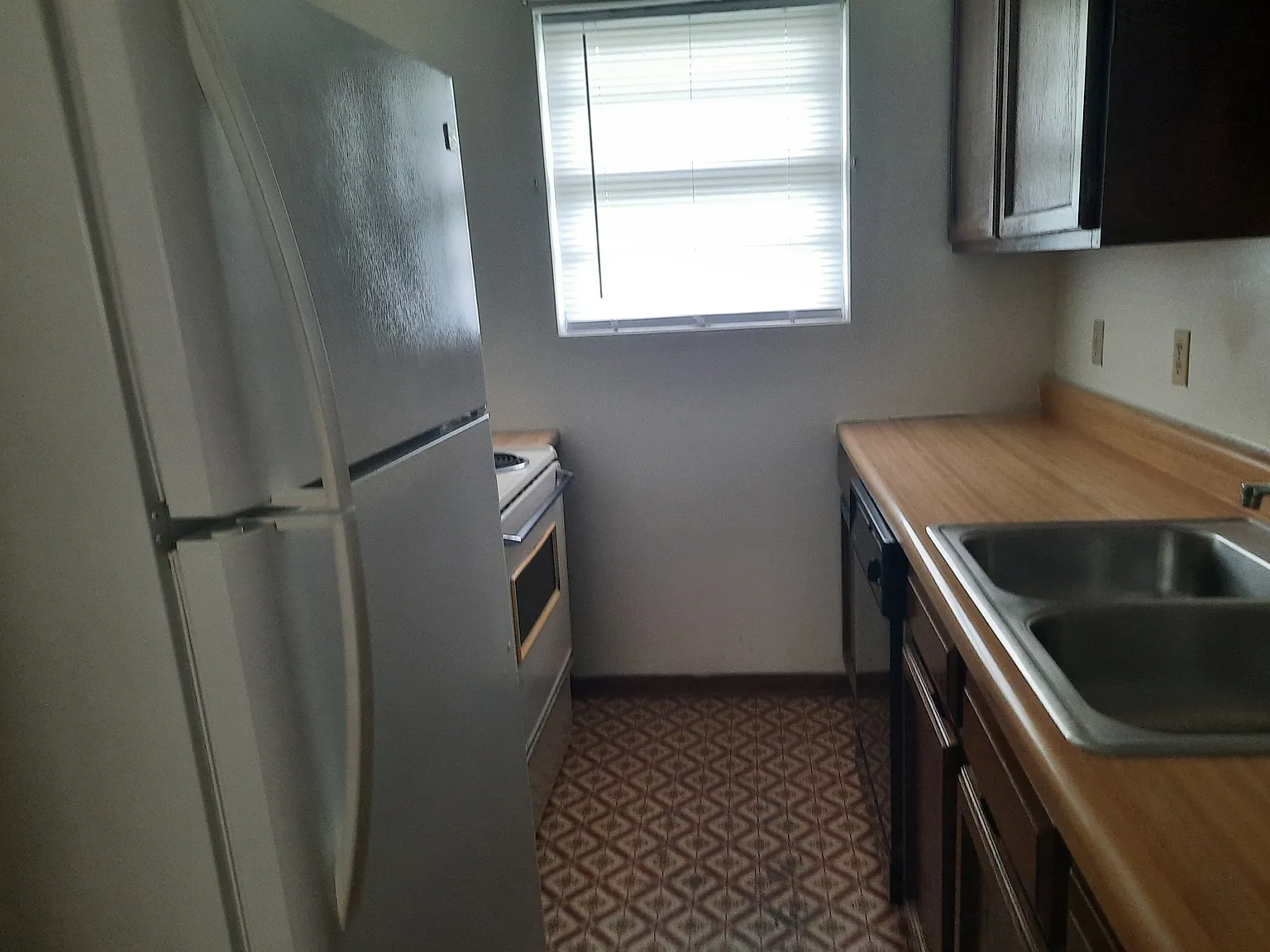 733 N Webster St — Photo 3