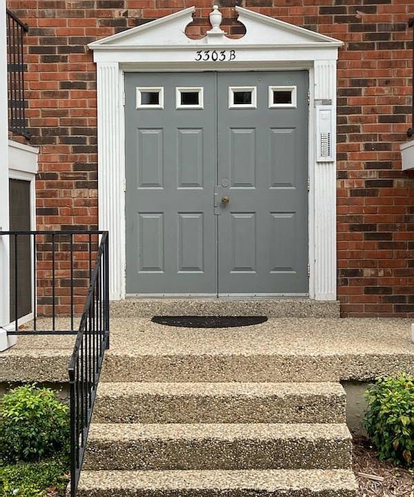 1st image of 3303 Colonial Manor Cir Unit 5B