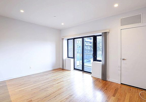 2nd image of 30-25 21st St Unit 5A