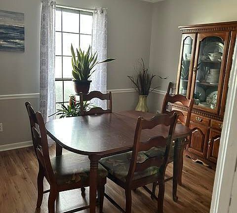 4th image of 1002 Owen Meadows St