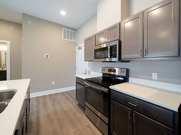 6-web-or-mls-3440-chicago-dr_12092024