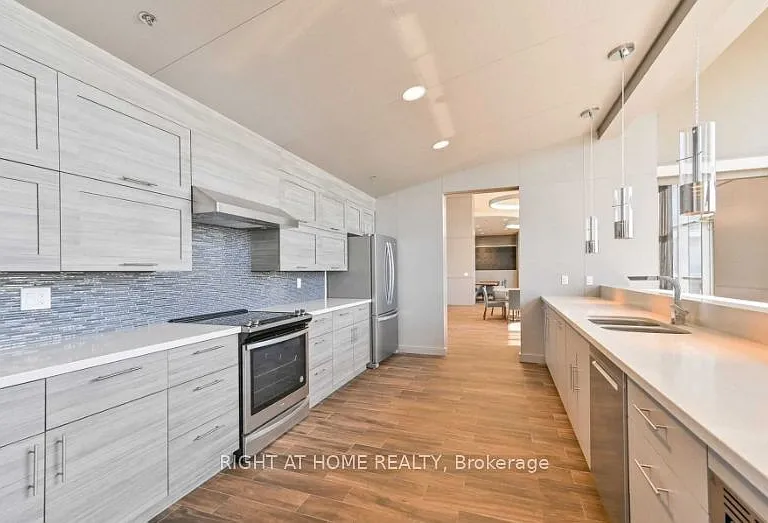 2087 Fairview St #905 — Photo 33