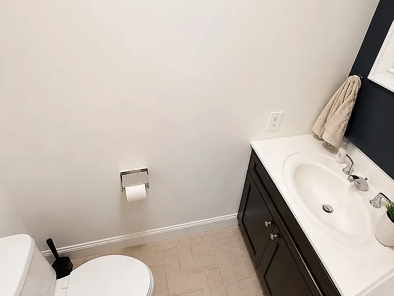 301 Netherland Ave — Photo 10