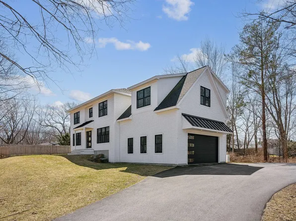37 Grover Road, Cape Elizabeth, ME 04107