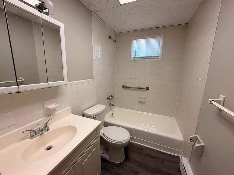 220 Glen Haven Rd #D1 — Photo 3