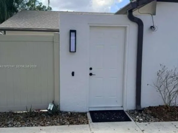 1350 Periwinkle Pl, Wellington, FL 33414