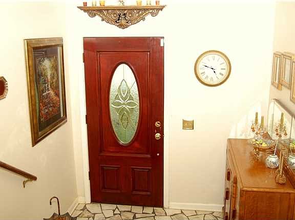 5th image of 100 Sally Port Ct