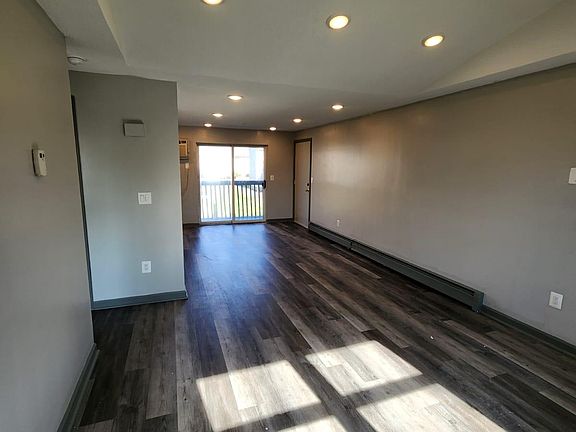 3rd image of 94 West St #75