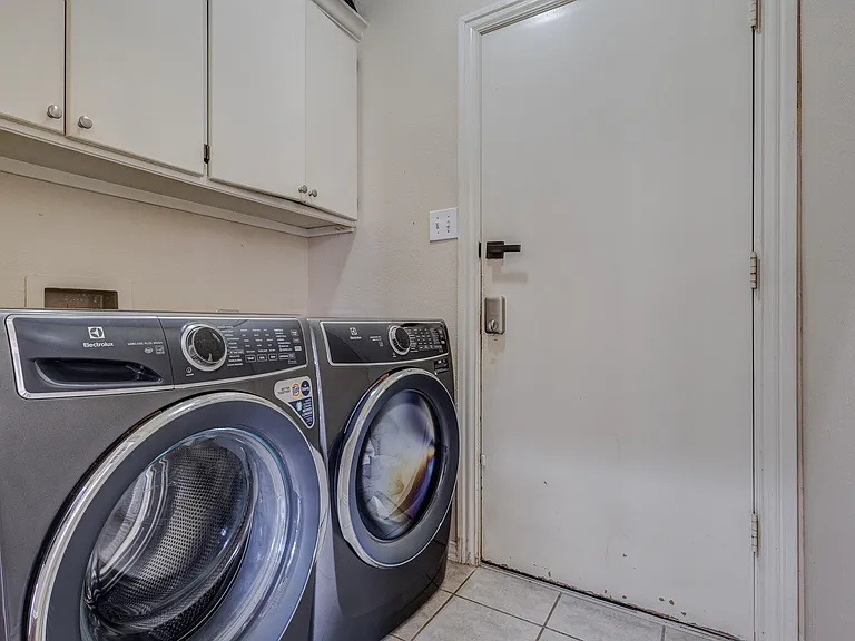 2816 Lakehollow Ln — Photo 35