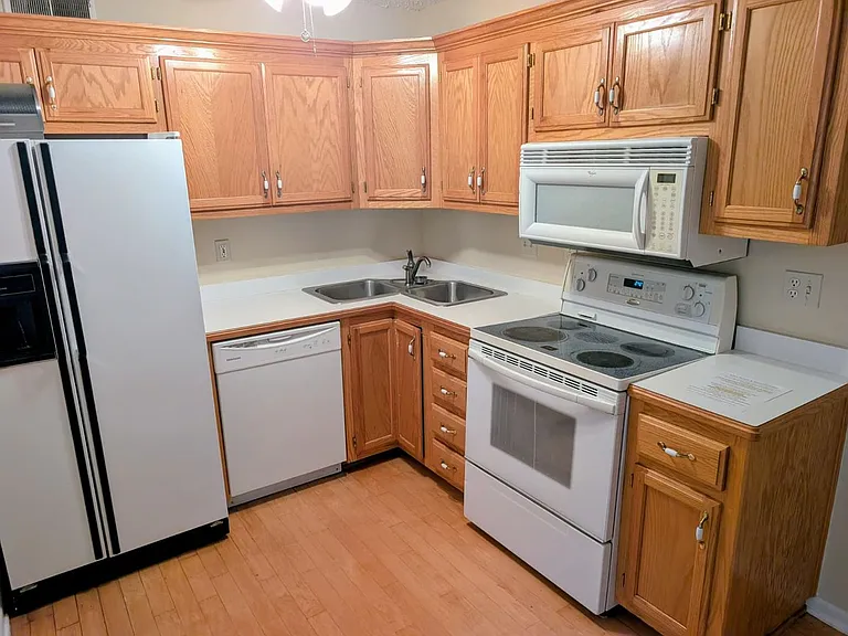 2807 Pembroke Ln #A9 — Photo 9
