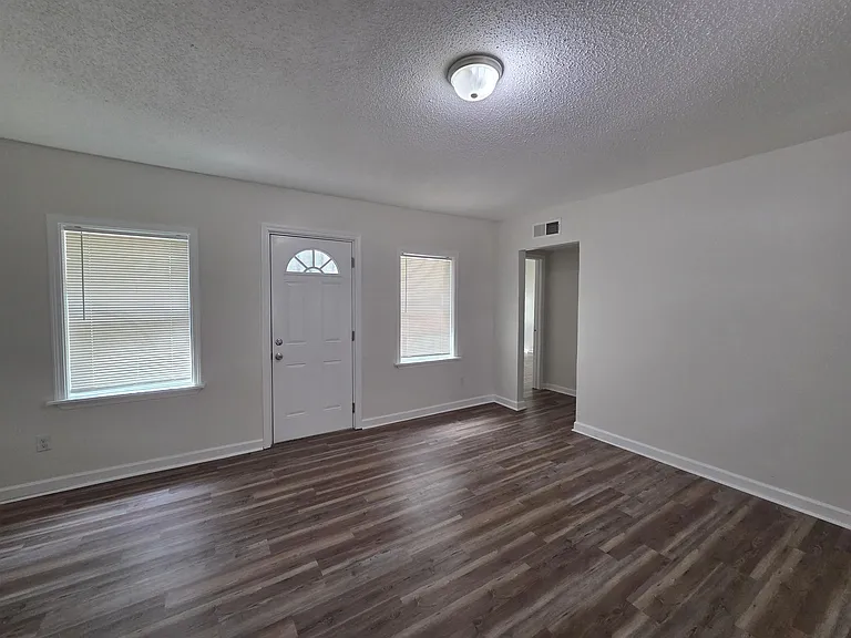1495 Alta Vista Ave — Photo 15