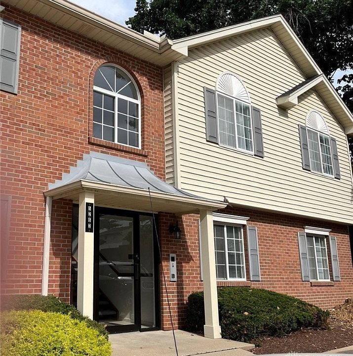1st image of 5262 Farm House Ln Unit 16