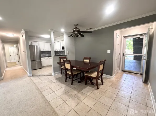 1019 Aspen Dr, Plainsboro, NJ 08536