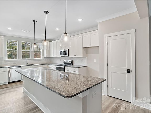 5th image of 108 Glencoe Ln #102