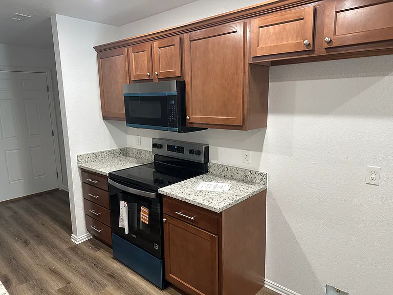 607 E Wolf St — Photo 15