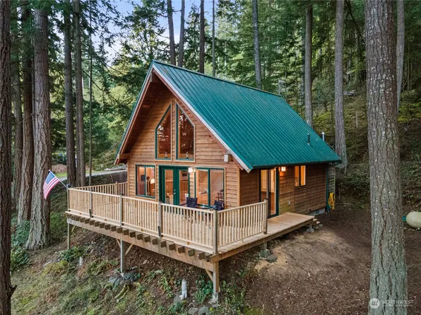 2997 Hummingbird Place, Lummi Island, WA 98262