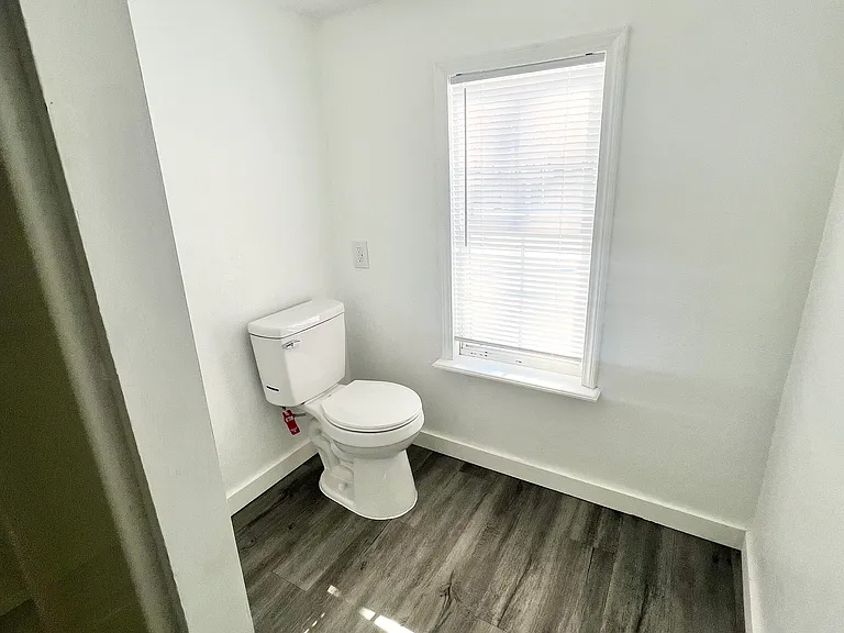 807 W Ragan St — Photo 18