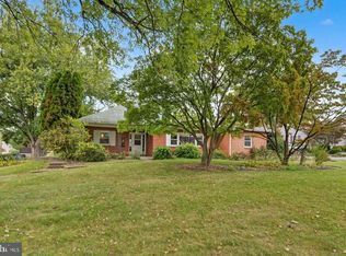 15 Edgemont Rd, Columbia, PA 17512