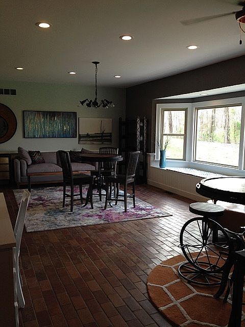 1st image of 1636 Shannon Ln
