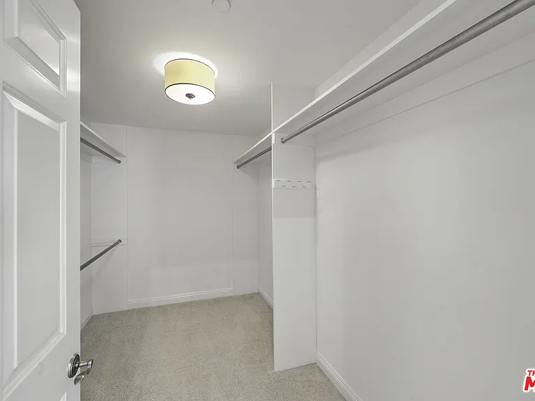 1820 Benecia Ave #402 — Photo 63