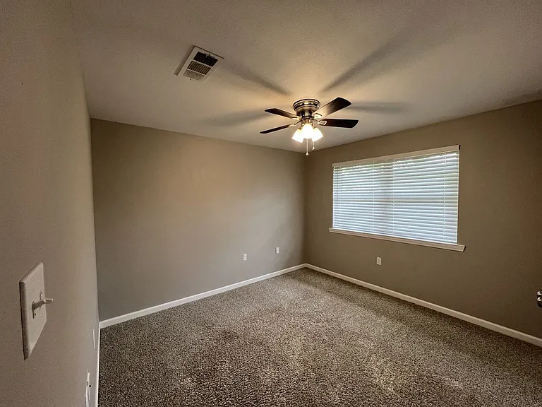 139 Hickory St — Photo 7