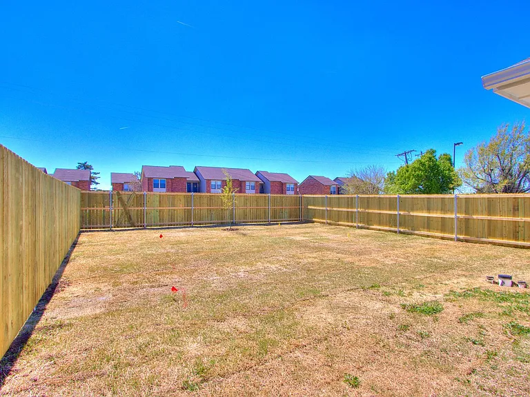 1541 Pavy Pkwy — Photo 46