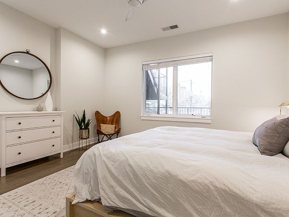 4th image of 1212 N Paulina St #3
