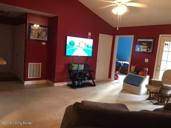 7314 Saint Andrews Woods Cir Unit 202, Louisville, KY 40214