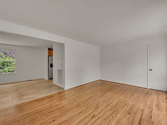 5th image of 662 Tobylynn Dr