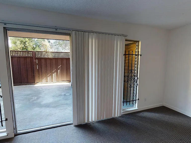 1742 Spruce St #11 — Photo 8