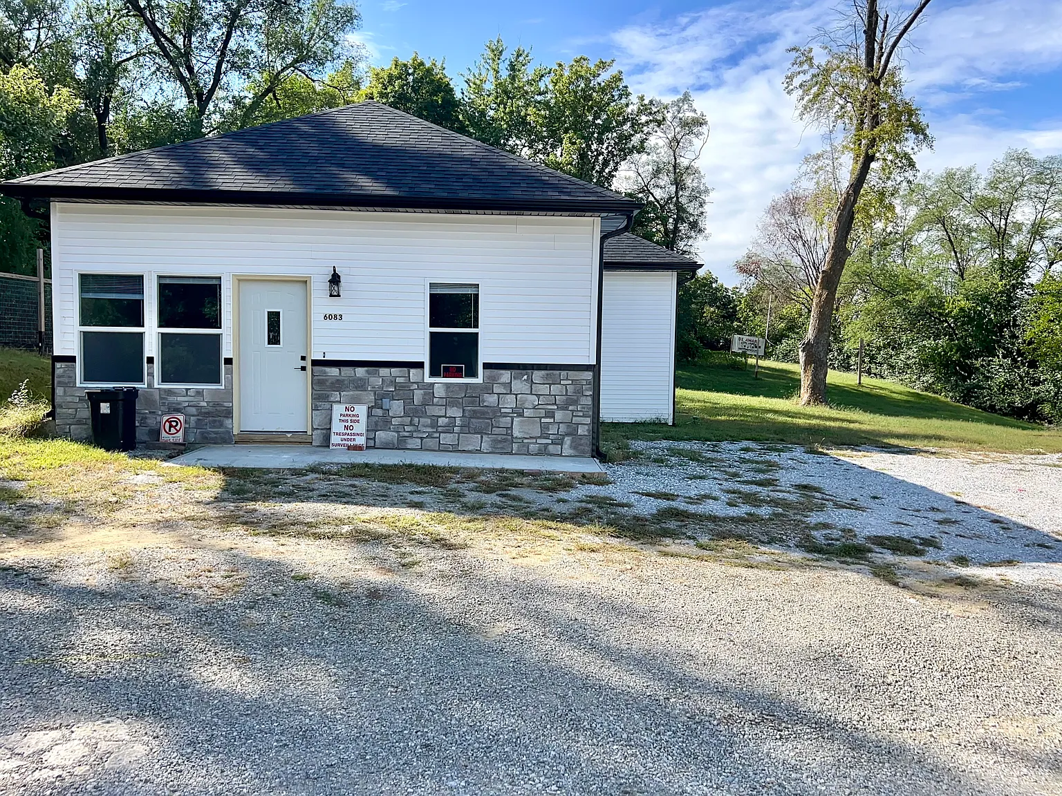 3 bed, 1200 sqft, $1,400 — Photo 2