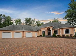 9170 River Rd, Phoenix, NY 13135