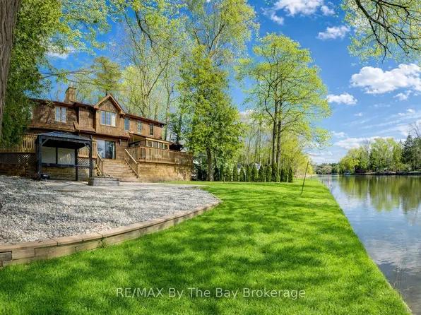 646 Oxbow Park Dr, Wasaga Beach, ON L9Z 2V2