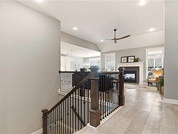 4th image of 15979 W 163rd Ter