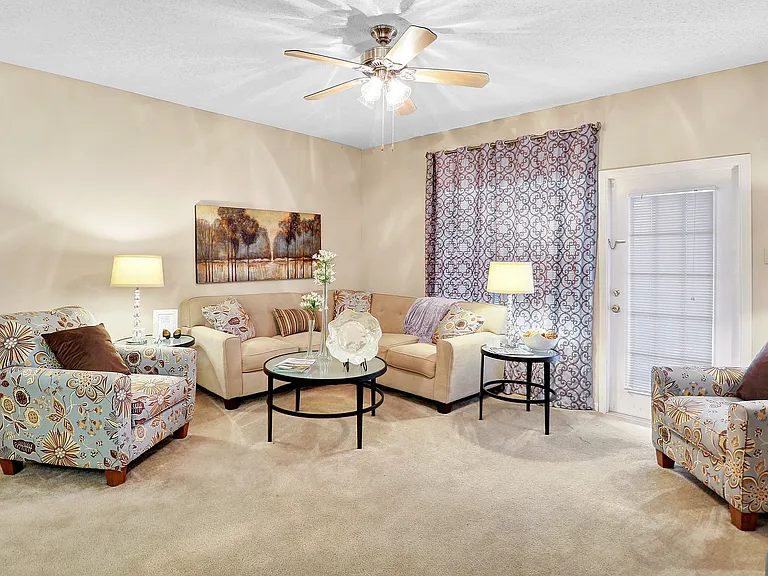 The Grove at Pleasant Valley Apartment Homes — Photo 7