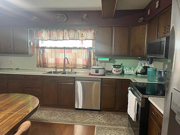 2nd image of 1710 Broadway St