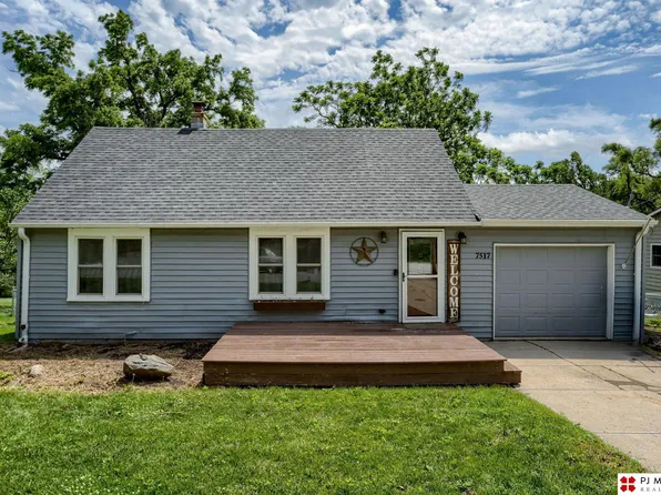7517 N 57th St, Omaha, NE 68152