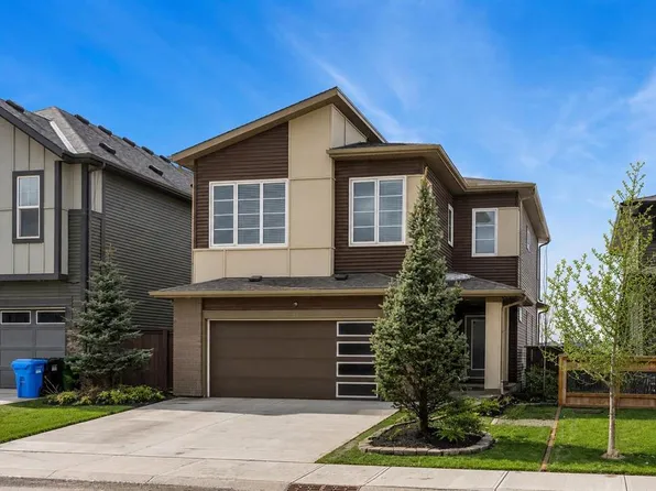 81 E Carringvue Mnr NW, Calgary, AB T3P 1L7