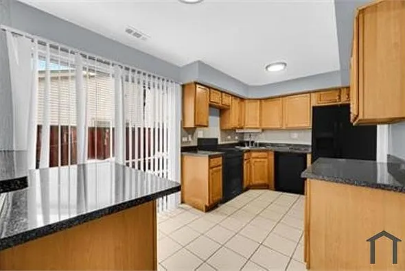 1793 Queensbury Cir — Photo 5