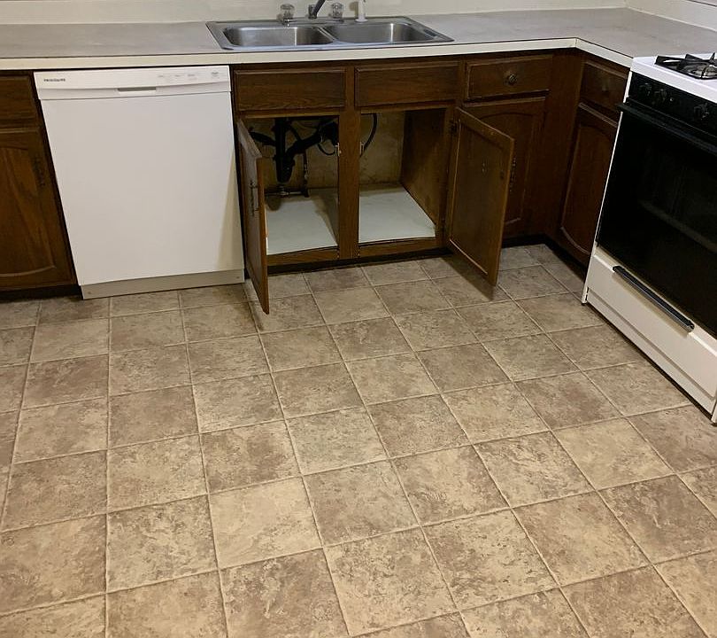 2nd image of 837 E 3rd St #849